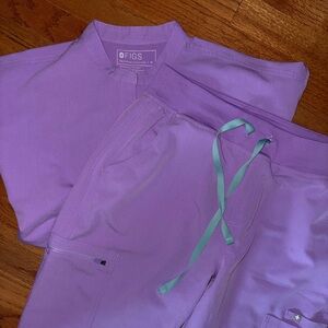 Figs Lavender Scrub Set (Lilac Crest Color)